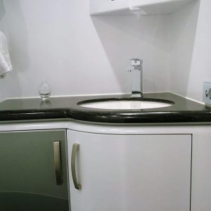 bathroom_endeavour_motorhome